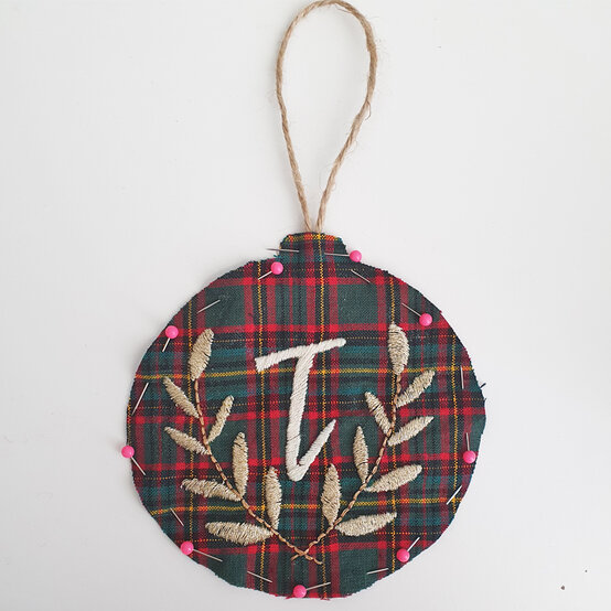 personalised-embroidered-decorations_step24.jpg?sw=554&q=85