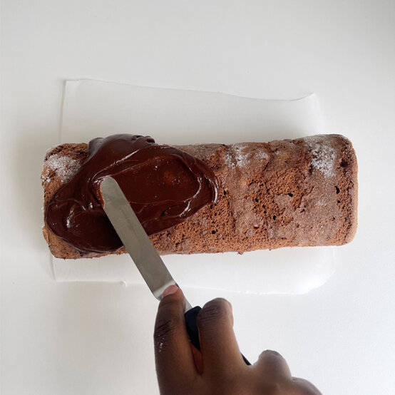 idea_christmas-botanical-yule-log_step19.jpg?sw=554&q=85