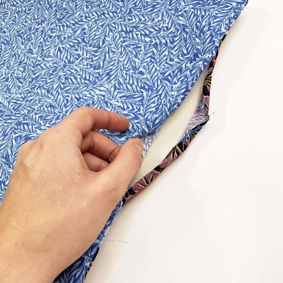 clutch-bag-step-9.jpg?sw=554&q=85