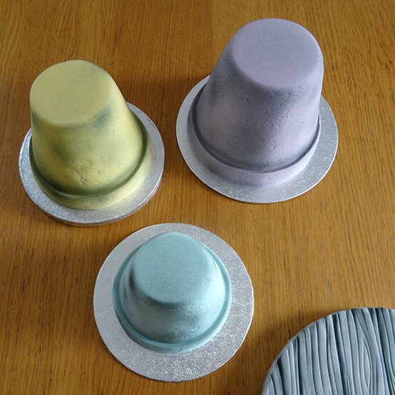 plant-pot-bunny-cake-26.jpg?sw=554&q=85