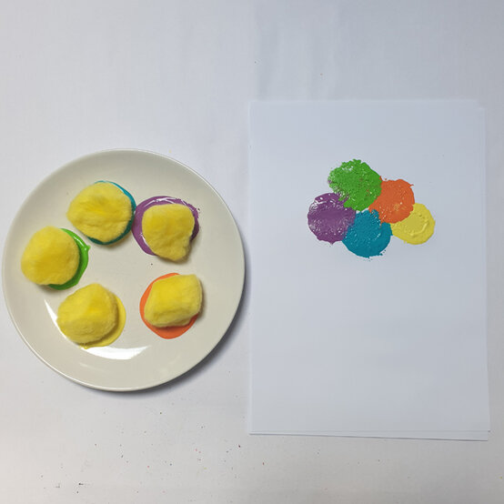 idea_messy-crafts-for-kids-icecream_step2d.jpg?sw=554&q=85