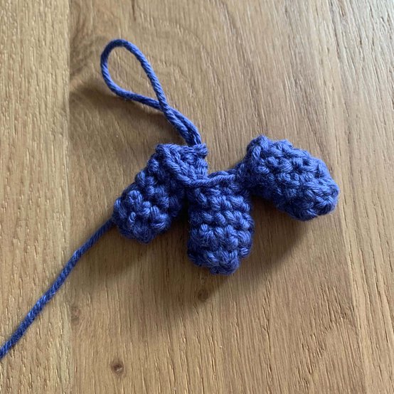 Idea_how-to-crochet-amigurumi-safari-animals_toucan_step5.jpg?sw=554&q=85