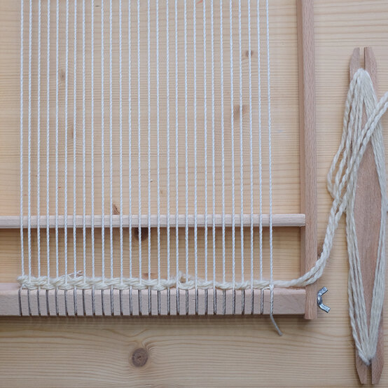 how_to_make_-a_floral_weave_09.jpg?sw=554&q=85