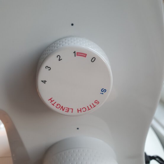 keyring_sewing_machine_5.2.jpg?sw=554&q=85