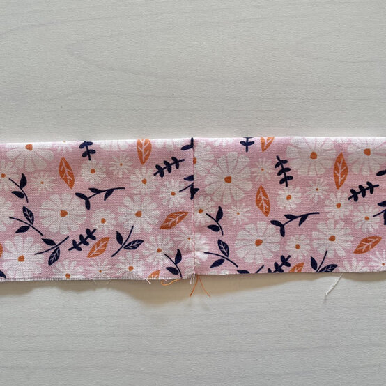 ideas_how-to-sew-a-ruffle-cushion_step-3a.jpg?sw=554&q=85