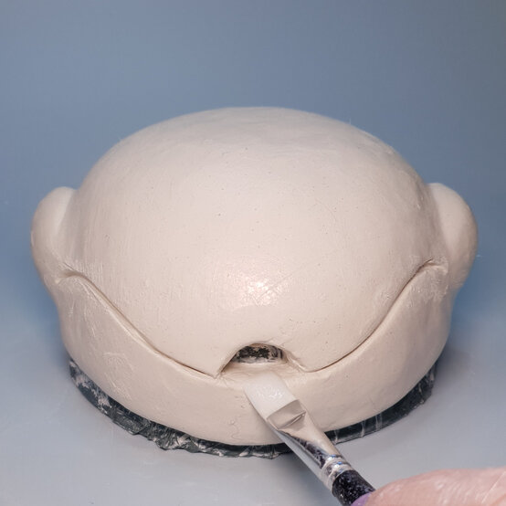 Idea_how-to-make-a-yarn-bowl-with-air-drying-clay_step6d.jpg?sw=554&q=85