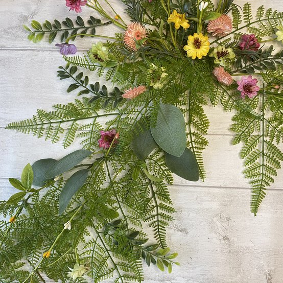 spring-garland-9a.jpeg?sw=554&q=85