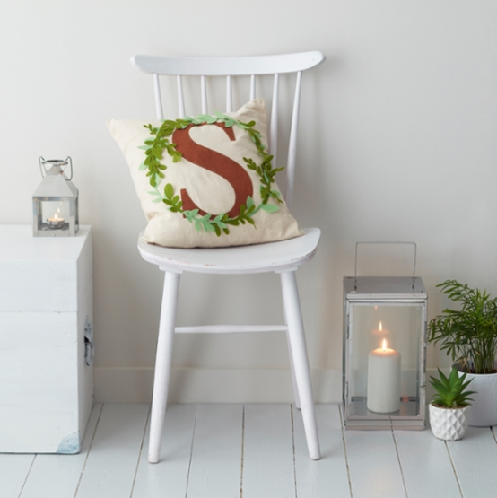 cricut-home-decor-personalised-cushion-cover.png?sw=554&q=85