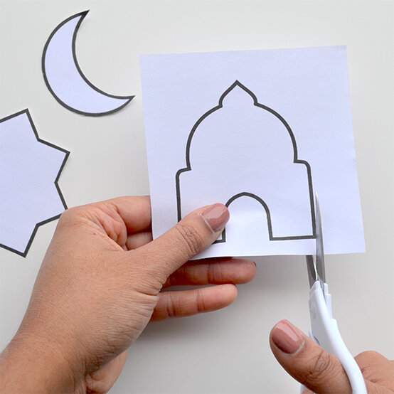 How-to-Make-Clay-Decorations-for-Ramadan_Step1a.JPG?sw=554&q=85
