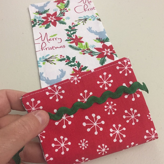 idea%5Fhow%2Dto%2Dsew%2Dchristmas%2Dcutlery%2Dwraps%5Fstep7.png?sw=554&q=85