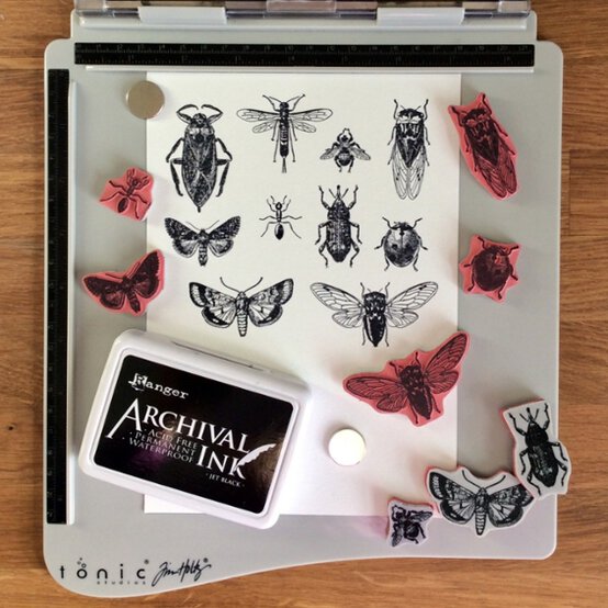 Tim-Holtz-Wall-Art_Step1.jpeg?sw=554&q=85