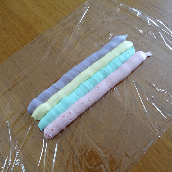 unicorn-cake_step9.jpg?sw=554&q=85