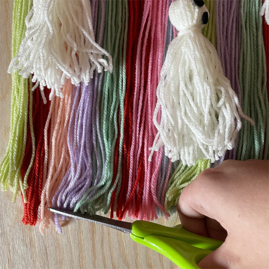 ghost-wall-hanging_7a.jpg?sw=554&q=85