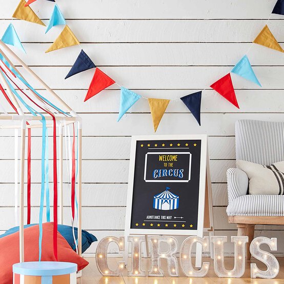 Idea_how-to-make-interchangeable-bunting_step10.jpg?sw=554&q=85