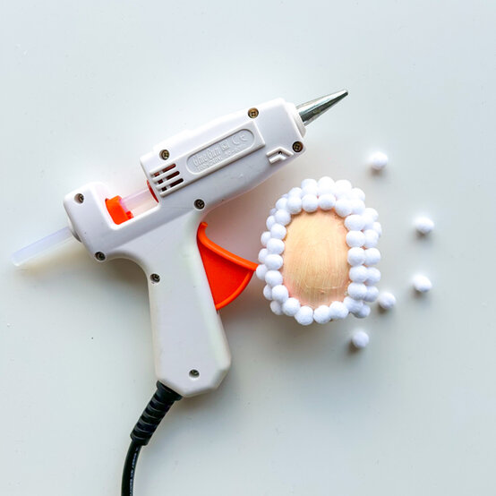 idea%5Fhow%2Dto%2Ddecorate%2Deaster%2Degg%2Dcharacters%2Dsheep%5Fstep2.jpg?sw=554&q=85