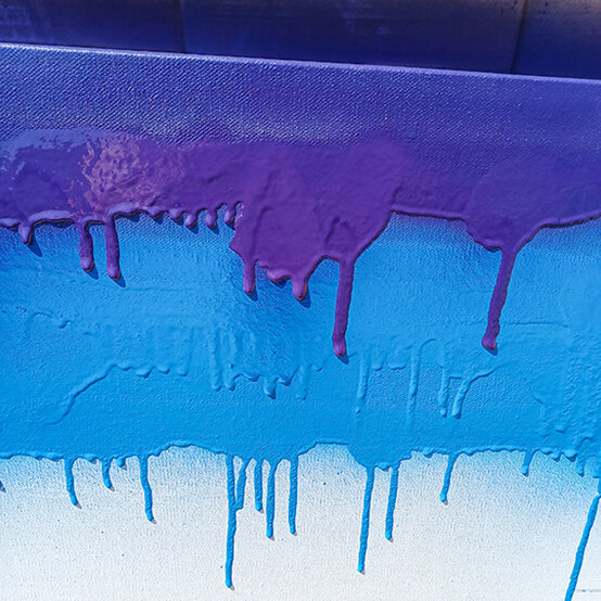 idea_gravity-drip-canvas-with-spray-paint_step4c.jpg?sw=554&q=85
