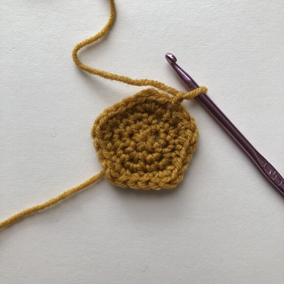 Christmas-stash-busting-ideas_Star4.jpg?sw=554&q=85