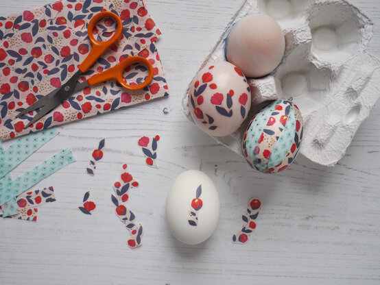 6_easter_egg_decorating_ideas_decoupage.jpg?sw=554&q=85