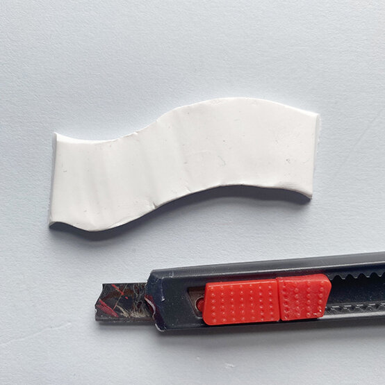 hair-clips-becki-clark-fimo-step-3.jpg?sw=554&q=85