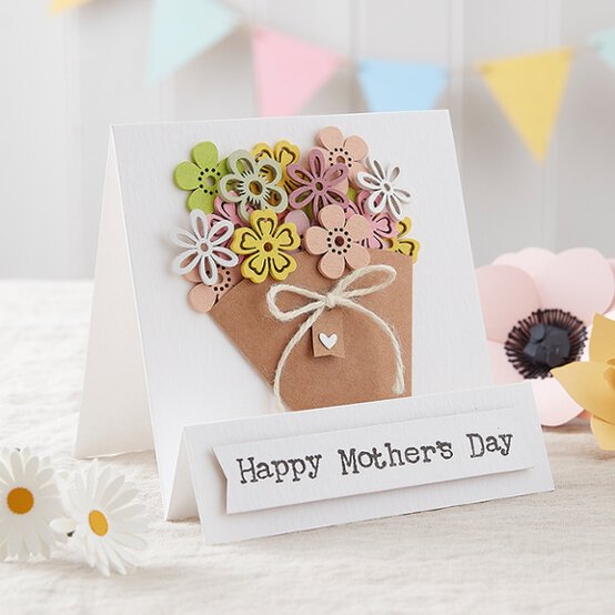 How%20to%20Make%20an%20Easel%20Card.jpg?sw=554&q=85