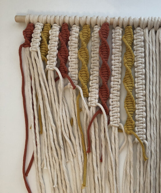 how_to_make_a_diagonal_macrame_wallhanging_step-14.jpg?sw=554&q=85