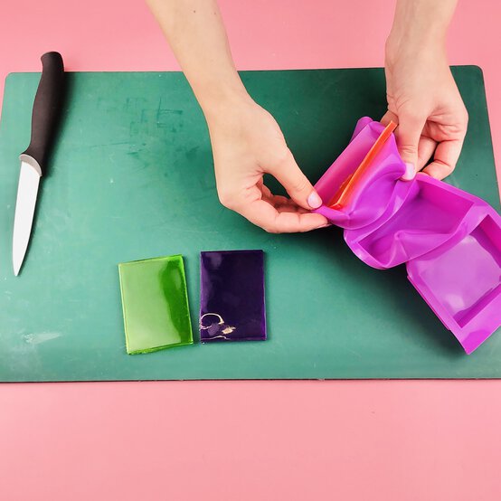 how-to-make-tartan-soap-step4.jpg?sw=554&q=85