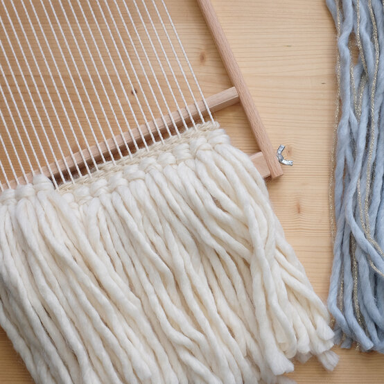 how_to_make_-a_floral_weave_17.jpg?sw=554&q=85