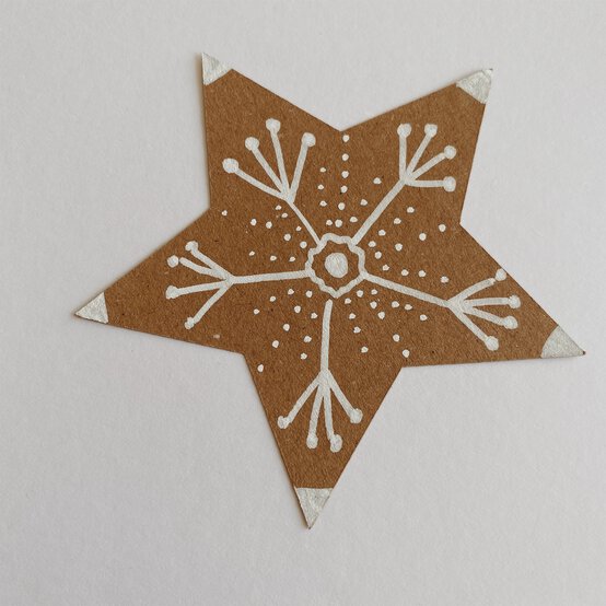 how_to_make_cardboard_decs_step_11.jpg?sw=554&q=85