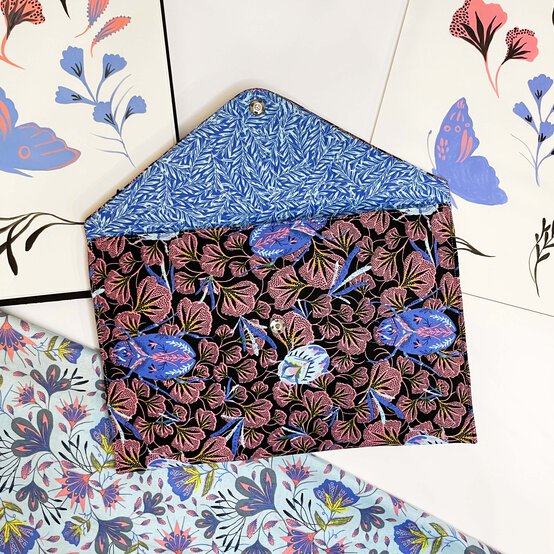 clutch-bag-hero.jpg?sw=554&q=85