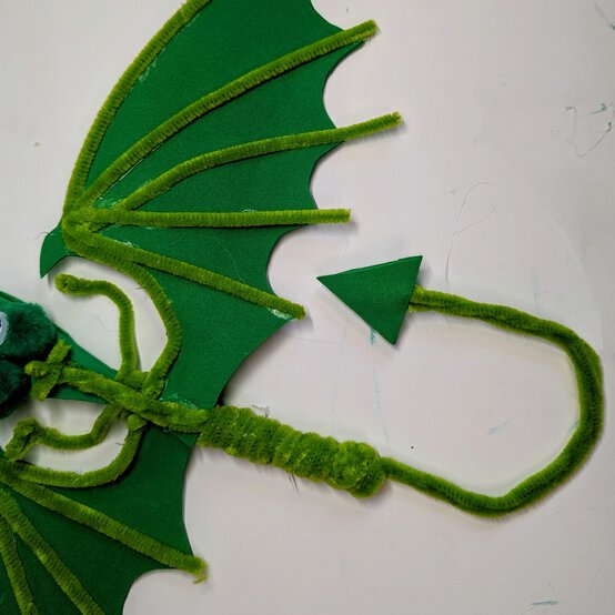 how-to-make-a-wooden-spoon-dragon-puppet_step-15b.jpg?sw=554&q=85