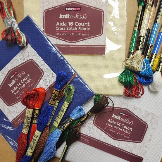 Idea_how-to-sew-a-christmas-cross-stitch_step1a.jpg?sw=554&q=85