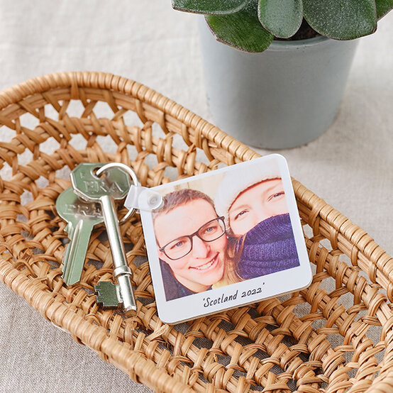 sawgrass-projects-to-make_personalised-keyring.jpg?sw=554&q=85