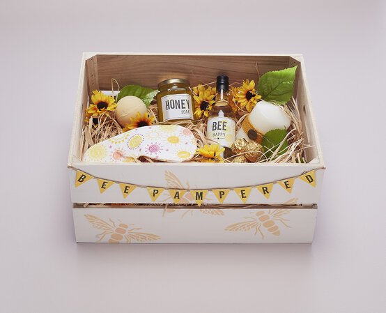 how_to_make_a_pamper_gift_hamper.jpg?sw=554&q=85