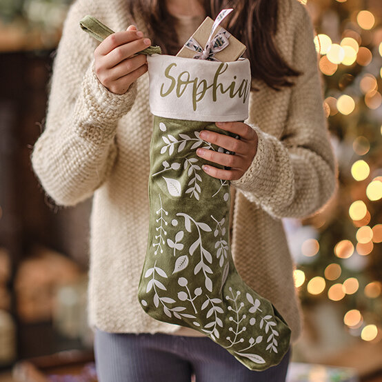 cricut-how-to-make-a-personalised-iron-on-stocking_step8.jpg?sw=554&q=85