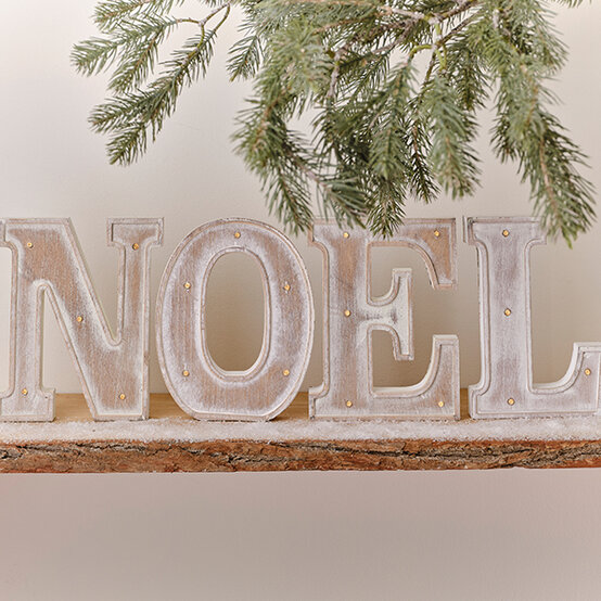 festive%2Ddecor%5Fnoel%2Dletters.jpg?sw=554&q=85