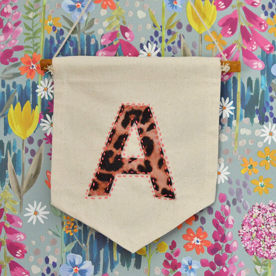 personalised-initial-banner_step6_2_edit.jpg?sw=554&q=85