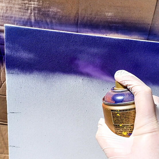 idea_gravity-drip-canvas-with-spray-paint_step2b.jpg?sw=554&q=85