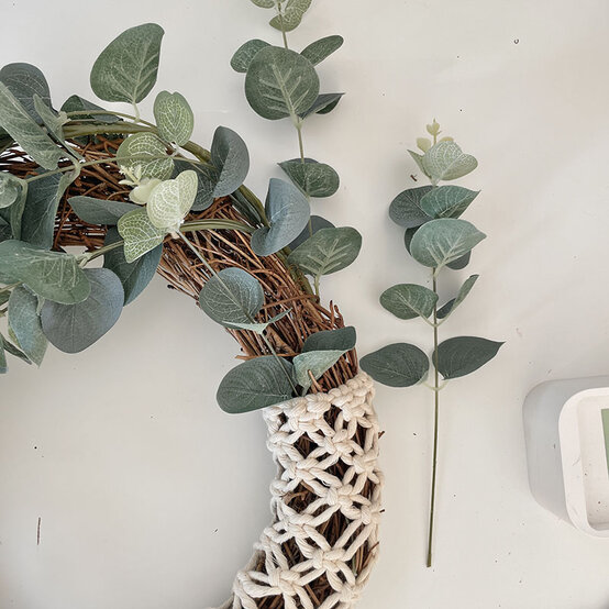 How-to-Make-a-Macrame-Wreath_Step%2010.jpeg?sw=554&q=85