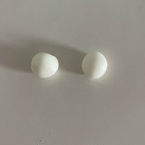 idea_how-to-decorate-a-rocket-cake_step22a.jpg?sw=554&q=85