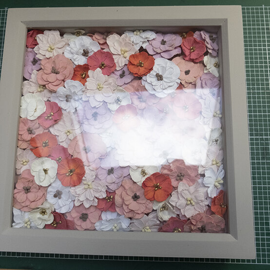paper-flowers-box-frame-9.jpg?sw=554&q=85
