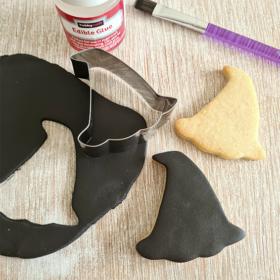 halloween-biscuits-10.jpg?sw=554&q=85