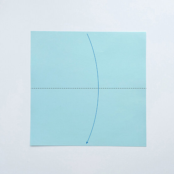 how-to-fold-an-origami-egg-cup-step-1.jpg?sw=554&q=85