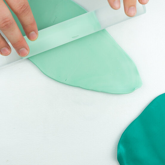 how-to-make-a-terrazzo-plant-pot-with-fimo_step2_sq_2.jpg?sw=554&q=85