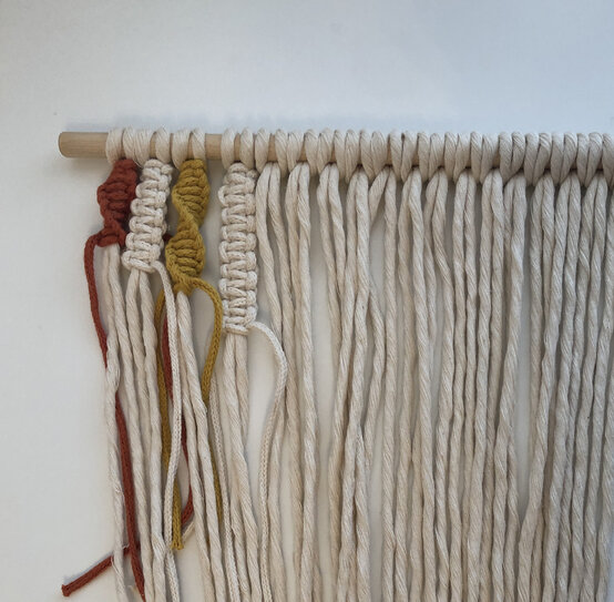 how_to_make_a_diagonal_macrame_wallhanging_step-6.jpg?sw=554&q=85