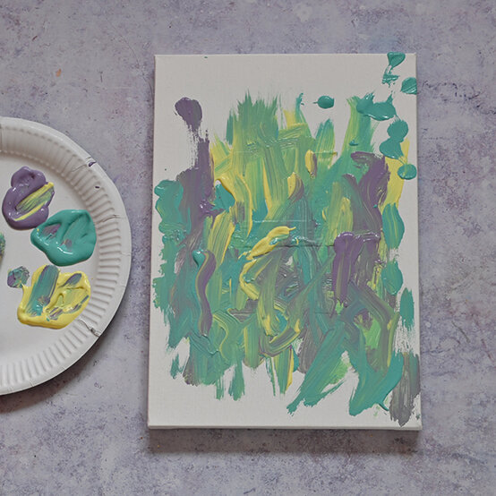 art-ideas-to-do-with-your-baby24.jpg?sw=554&q=85