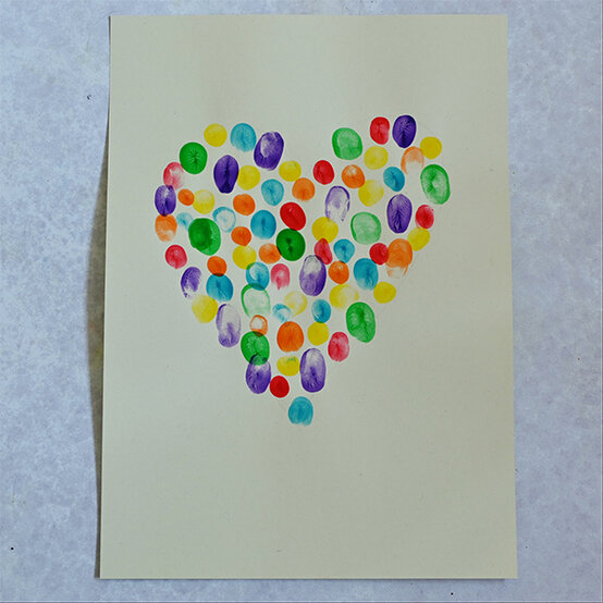 kids-handprint-art-ideas_fingerprint-heart-3.jpg?sw=554&q=85