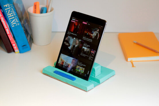 clay-ipad-stand-little-button-diaries-13.jpg?sw=554&q=85