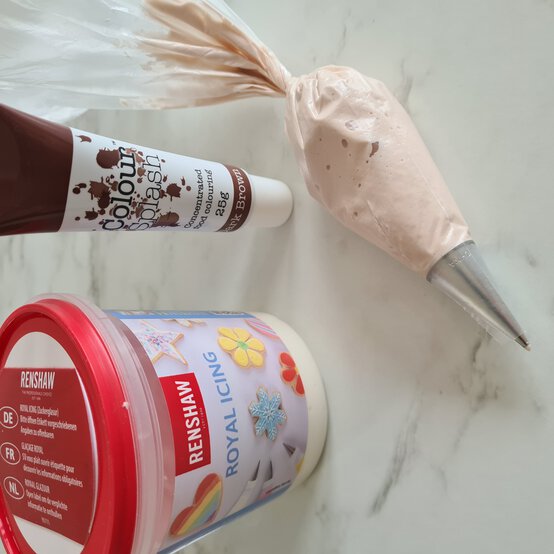 Idea_how-to-make-pumpkin-spice-biscuits_step3a.jpg?sw=554&q=85