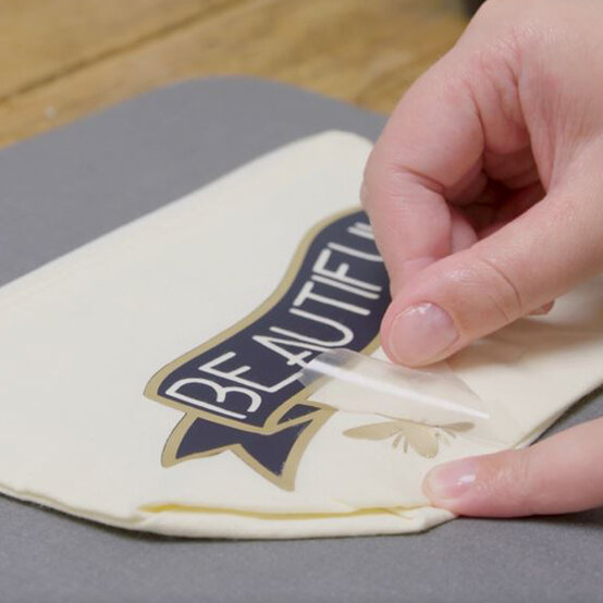 cricut-pencil-case_step21.jpg?sw=554&q=85