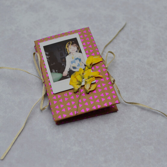 concertina-cards15.jpg?sw=554&q=85